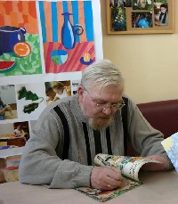 Тихонов Александр Васильевич (р.1950) - учёный-биолог, писатель.