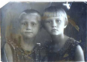 Нина Ивановна с сестрой Лидой
