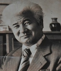 Бейшеналиев Шукурбек (1928-2000) - киргизский писатель.