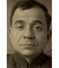 Равич Леонид Осипович (1908-1957) - поэт, очеркист.
