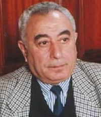 Баблоян Роберт Завенович (р.1935) - армянский и российский писатель, художник, переводчик.