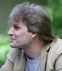 Сен-Сеньков (Сеньков) Андрей Валерьевич (р.1968) - писатель, врач.