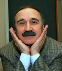 Мелихан Константин Семёнович (р.1952) - писатель.