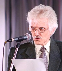 Шестов Евгений Аркадьевич (р.1968) - писатель, актёр, филолог.