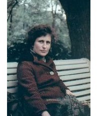 Козырева (урождённая Гордон) Марьяна Львовна (1928-2004) - театральный художник, литератор, библиотекарь.