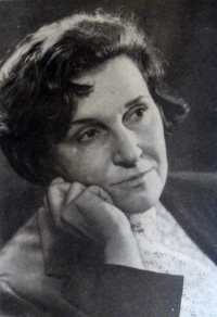 Цюрупа Эсфирь Яковлевна (1911-1987) - писательница, драматург.