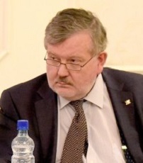 Дегтярёв Александр Якимович (р.1946) - историк.