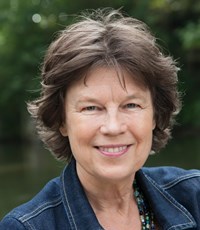Хёйзинг Аннет  (р.1960) - нидерландская писательница.