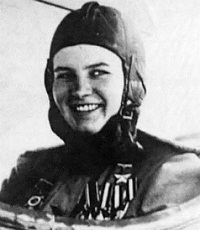 Кравцова (урождённая Меклин) Наталья Фёдоровна (1922-2005) - военный лётчик, писатель.