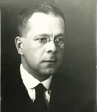 Лозинский Михаил Леонидович (1886-1955) - поэт, переводчик.