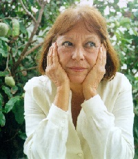 Божунга (Божунга Нуньес) Лижия (р.1932) - бразильская писательница.