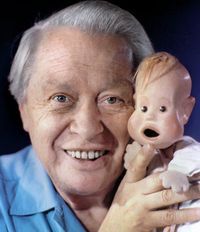 Образцов Сергей Владимирович (1901-1992) - театральный деятель, актёр и режиссёр театра кукол.
