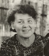 Острецова Лидия Ивановна (1920-1992) - дрессировщица служебных собак.