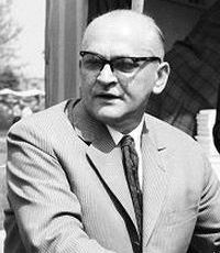 Шклярский (Броновский) Альфред (1912-1992) - польский писатель.